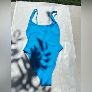 Skims scoop neck one piece / color turquoise / size xs